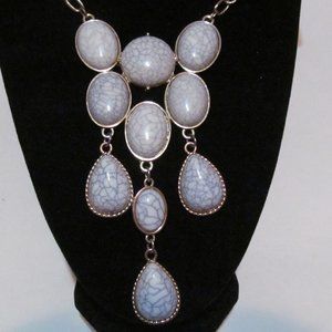 Vintage 1946 gold tone chain statement bead necklace